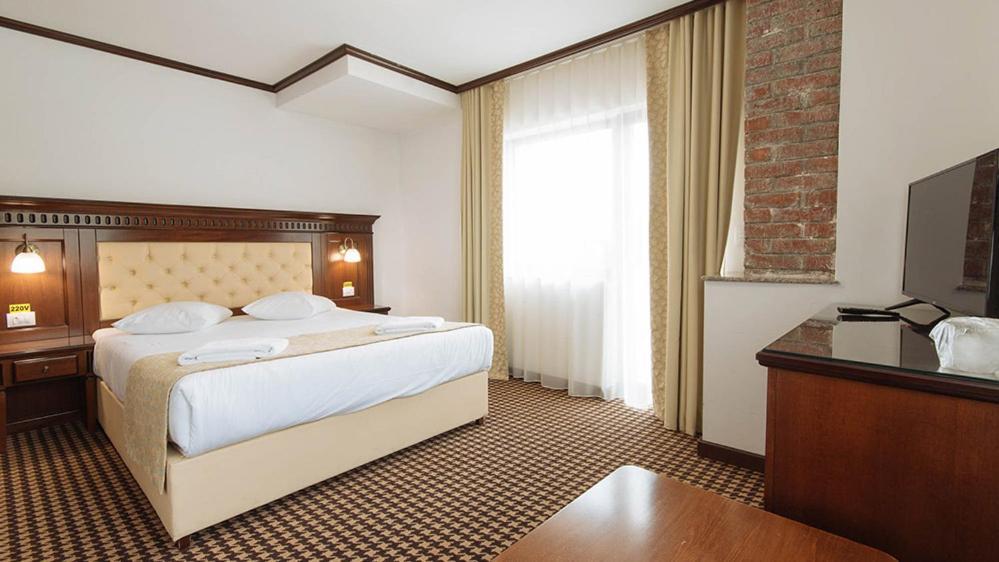 Hotel Alpin Rarau 坎普朗莫道尼斯 外观 照片