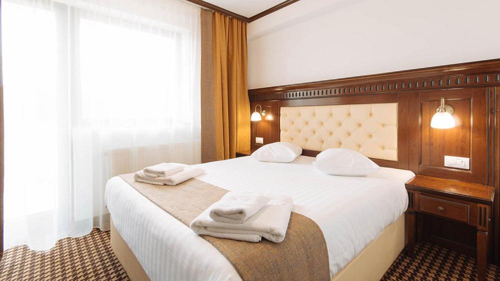 Hotel Alpin Rarau 坎普朗莫道尼斯 外观 照片