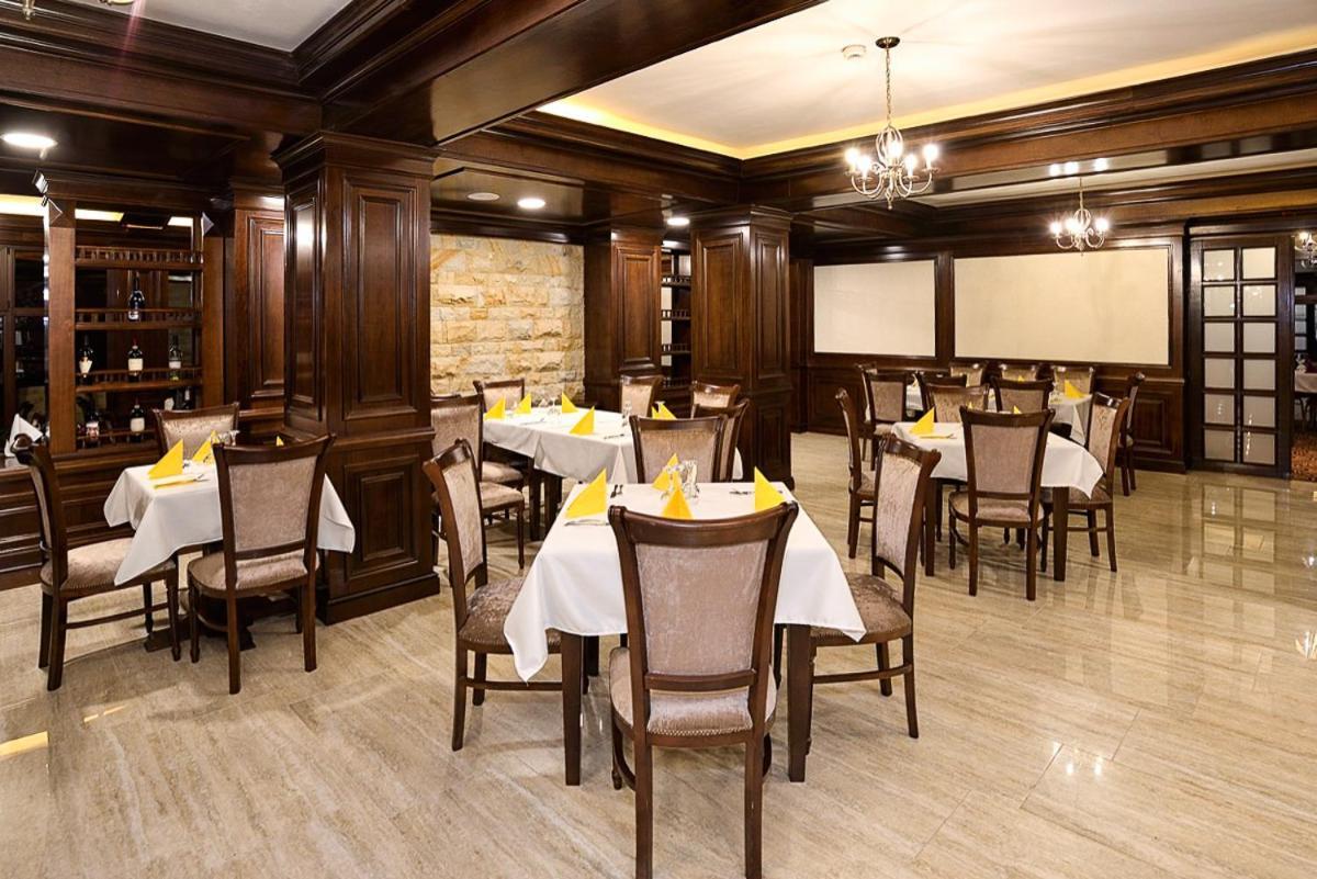 Hotel Alpin Rarau 坎普朗莫道尼斯 外观 照片